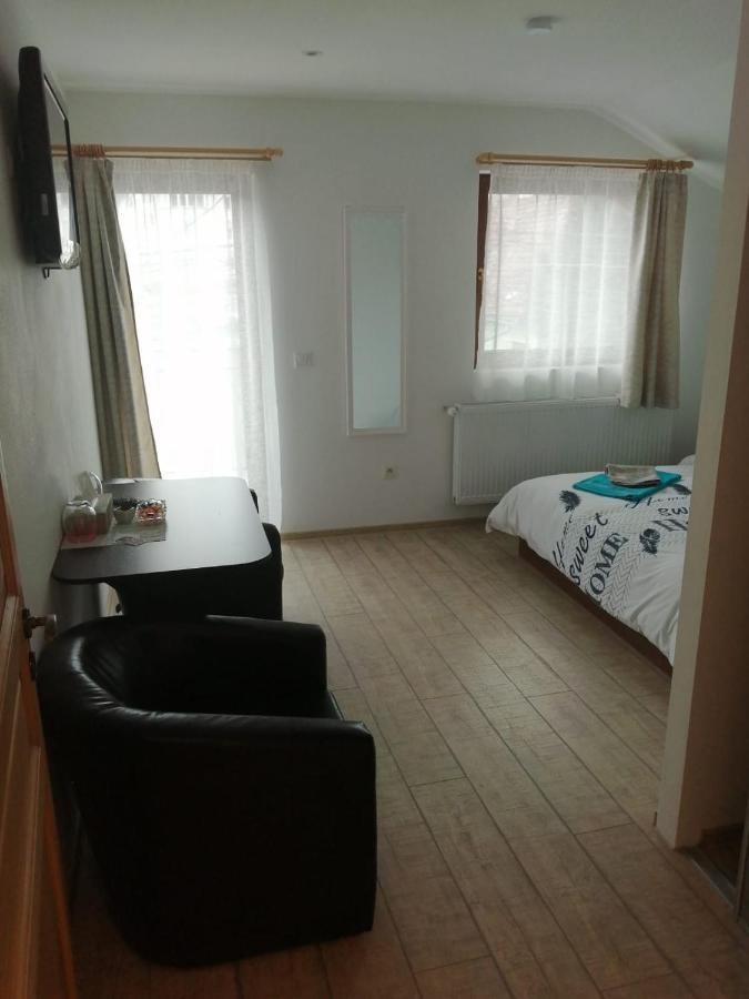 Cazare Regim Hotelier Zărneşti Exteriör bild