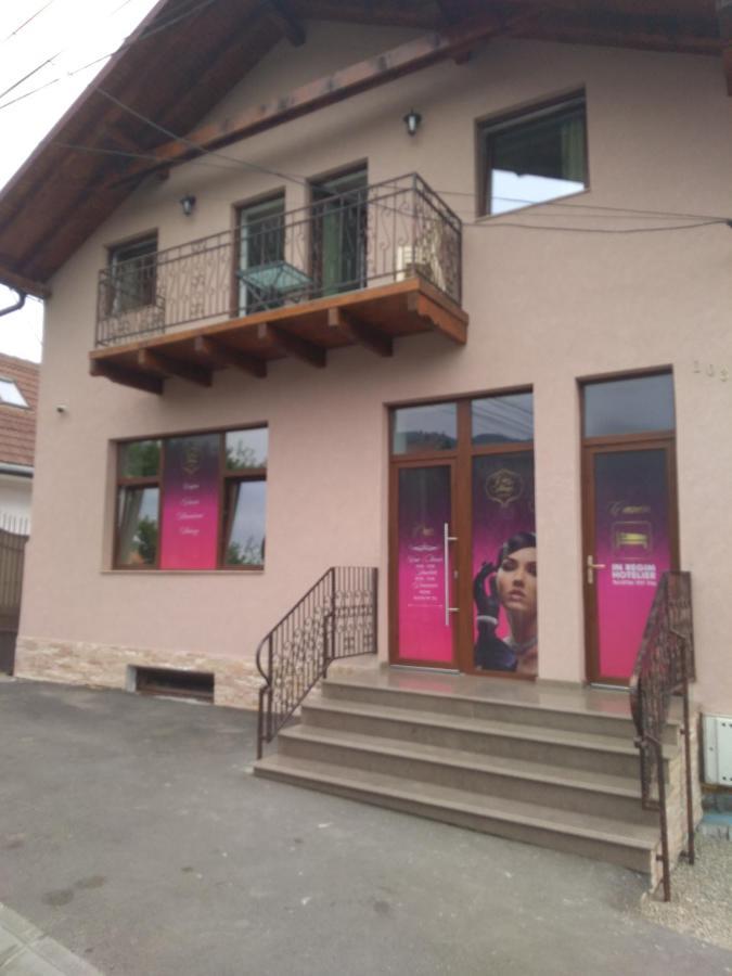 Cazare Regim Hotelier Zărneşti Exteriör bild