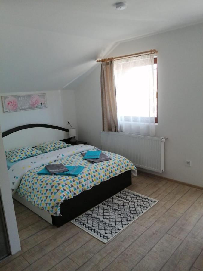 Cazare Regim Hotelier Zărneşti Exteriör bild
