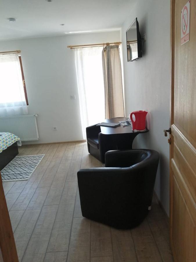Cazare Regim Hotelier Zărneşti Exteriör bild