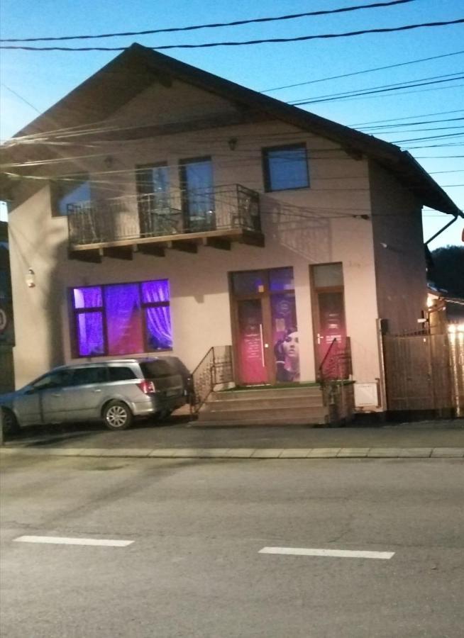 Cazare Regim Hotelier Zărneşti Exteriör bild